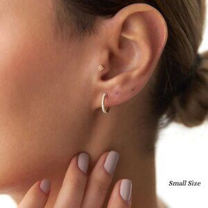 14K Yellow Gold Diamond Huggie Hoop Earring G Color VS-SI Clarity